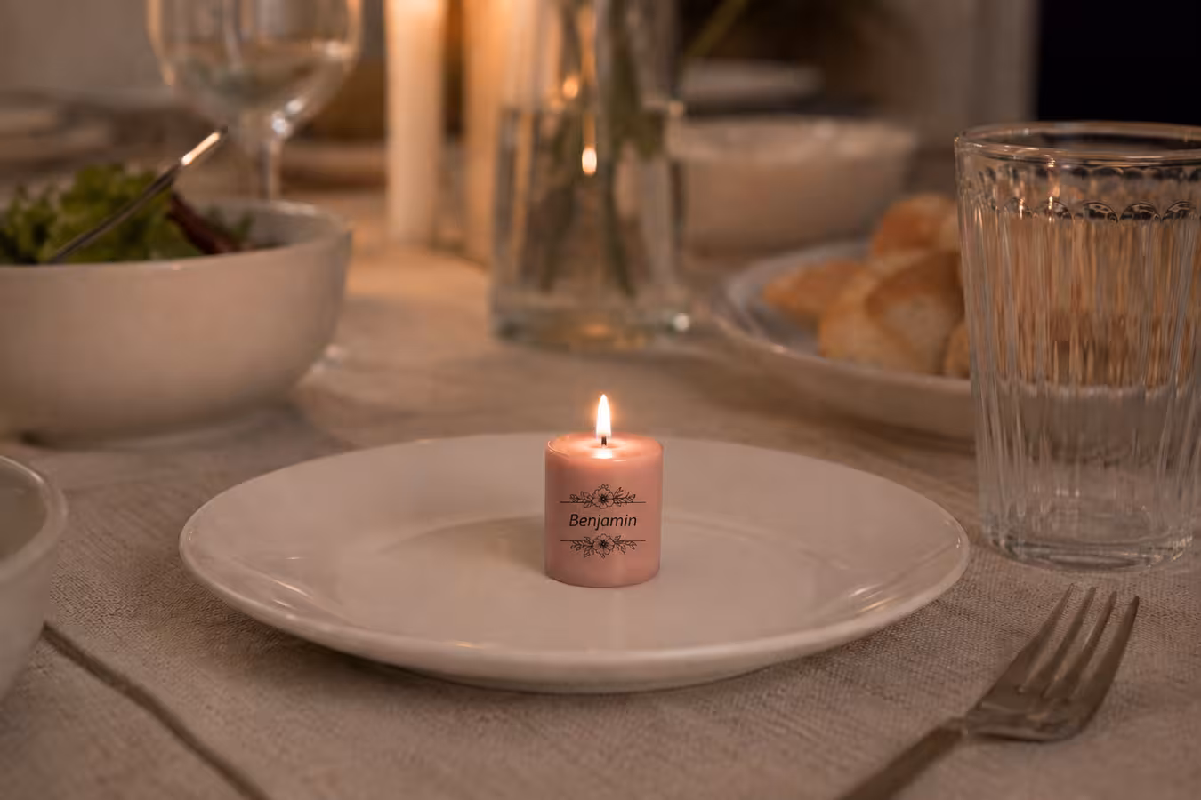 Namenskerze Blumenbordüre schwarz auf rosa