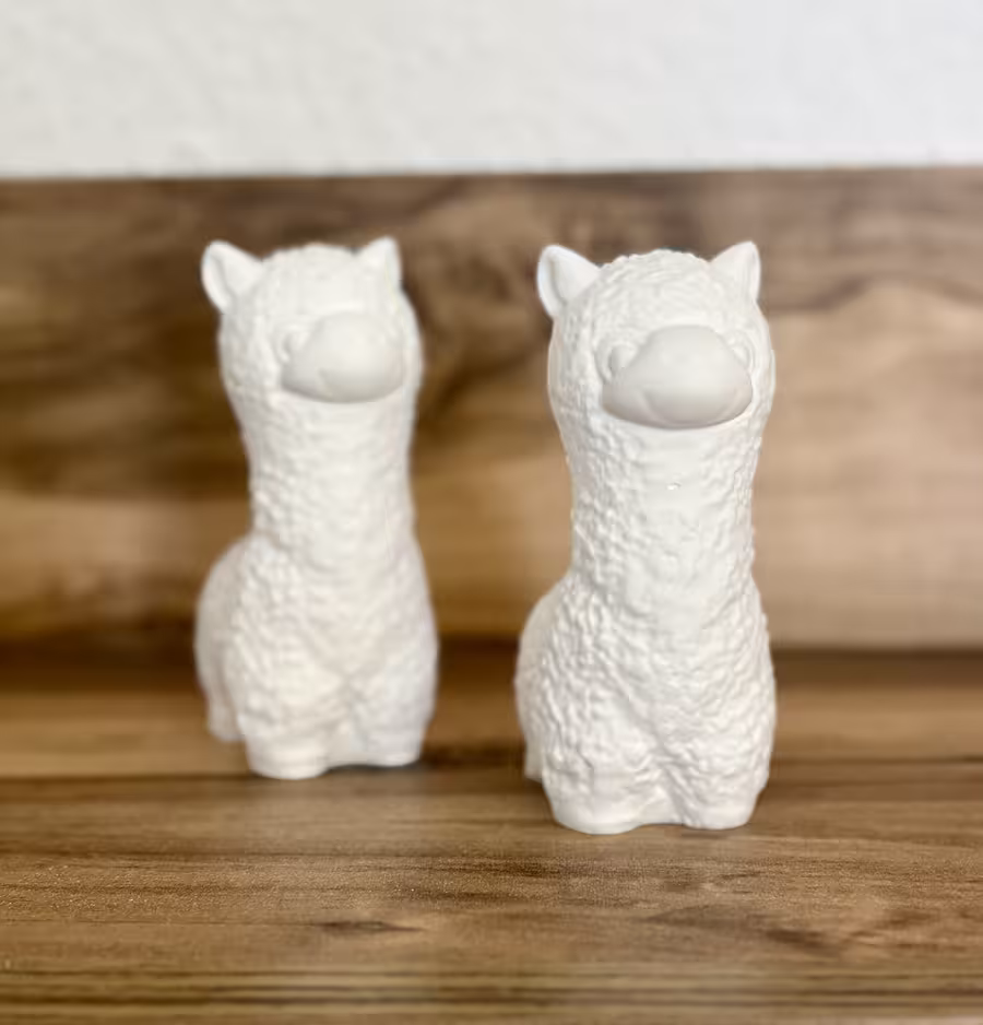 weiße Alpakas handgegossen aus Gips/Gießpulver, süße Dekoartikel